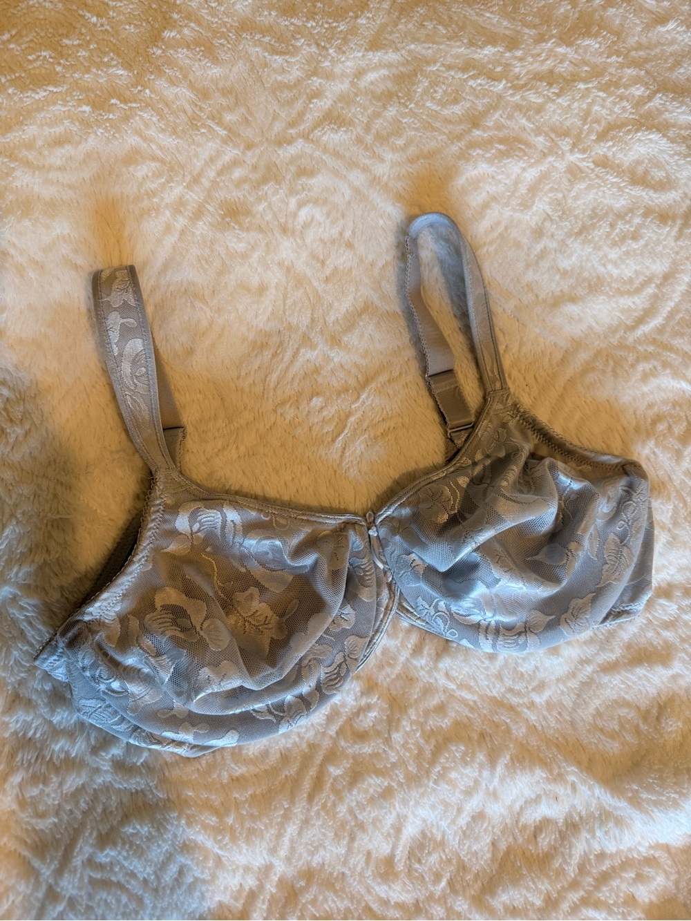 Wacoal Light Gray Lace Underwire Bra